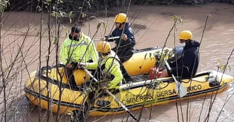 Bomberos se suman en labores de búsqueda de joven desaparecida y avistada en el sector de Los Queñes en Romeral