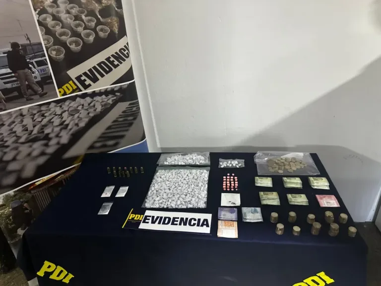 Detienen a tres sujetos por microtráfico de drogas en Curicó