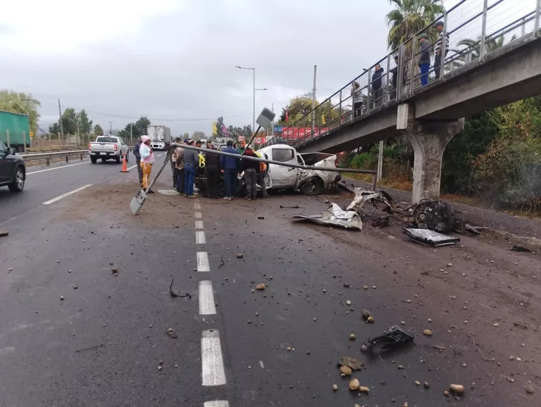 Violento accidente de tránsito en las cercanías de peor es nada deja una persona fallecida y otra herida de gravedad