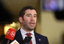Diputado Benjamín Moreno critica fracaso de proyecto que buscaba limitar gastos de expresidentes: “Gracias a la izquierda seguirán con oficinas, autos y asesores pagados por todos los chilenos” Diputado Benjamin Moreno
