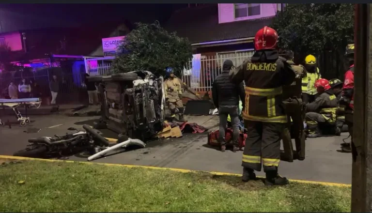 Violenta colisión en villa Galilea motivo el traslado de los organismos de emergencia de Curicó