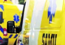 Grave colisión frontal entre automóvil y camión deja dos personas en riesgo vital en ruta L30M samu