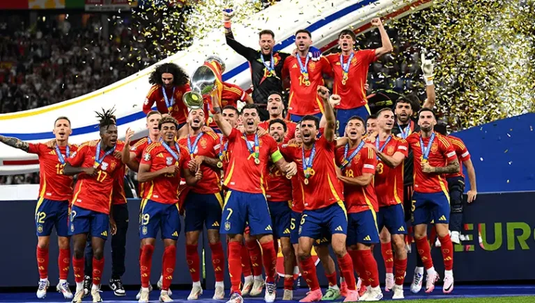 España se consagra campeón en la Eurocopa por cuarta vez en su historia