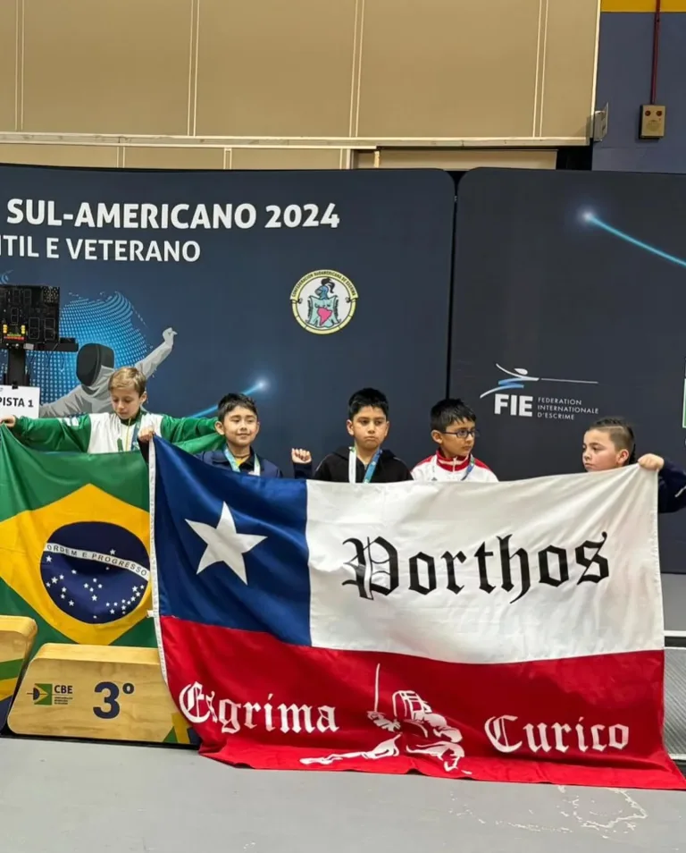 Curicano logra medalla de bronce en Sudamericano de Esgrima en Brasil