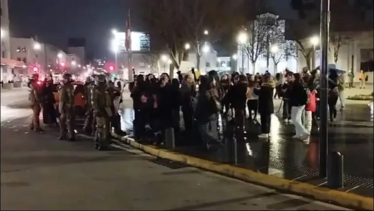 Protestan en San Fernando contra Eduardo Macaya