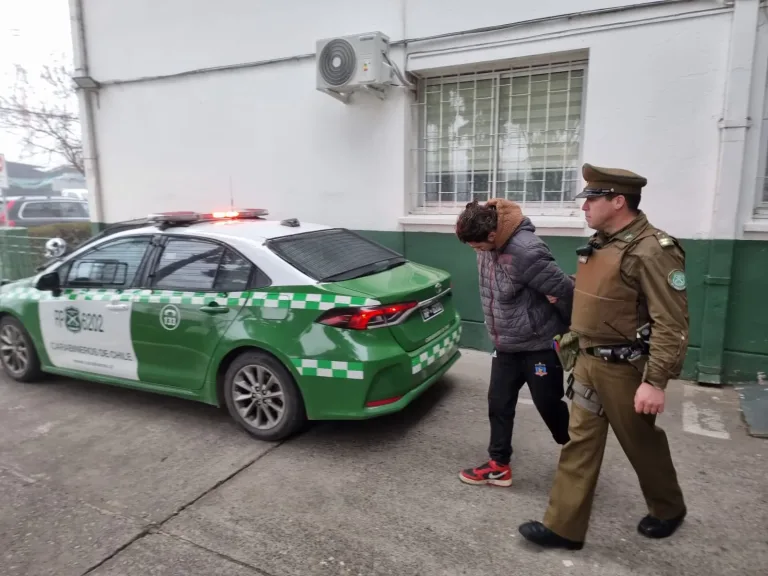 Detienen a tres sujetos por robo de vehículo con intimidación en San Javier