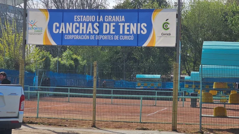 Hombre fallece por posible paro cardiorrespiratorio mientras practicaba tenis en Curicó