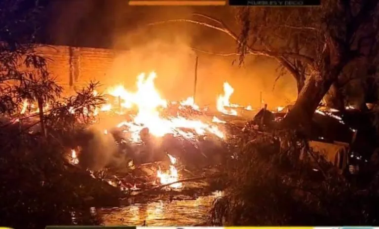 Hombre sufre quemaduras graves tras incendio que destruyó mediagua en Linares