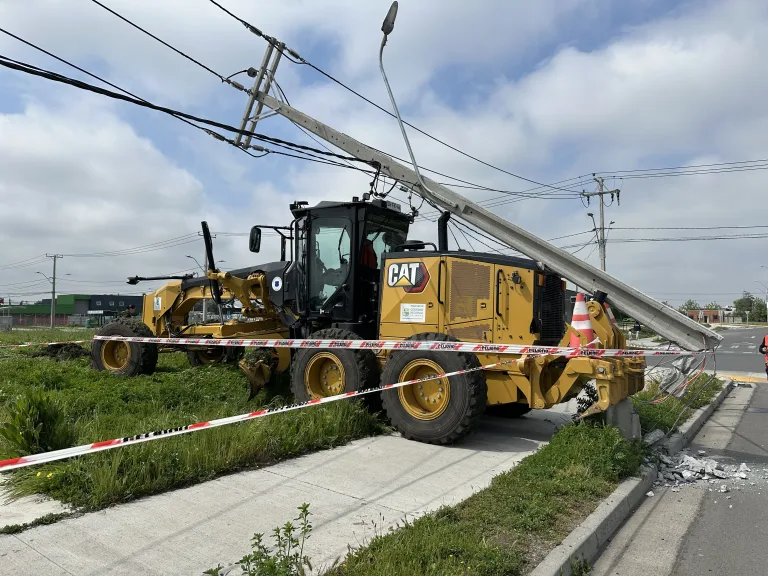 Estadística de CGE: Más de 2 mil postes chocados y 10 accidentes diarios al tercer trimestre del año