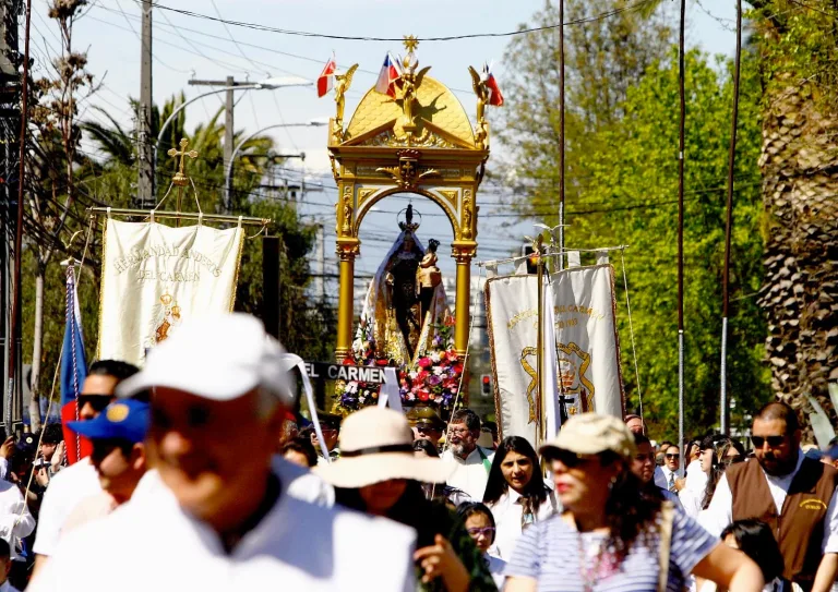 Curicó se prepara para la procesión de la Virgen del Carmen