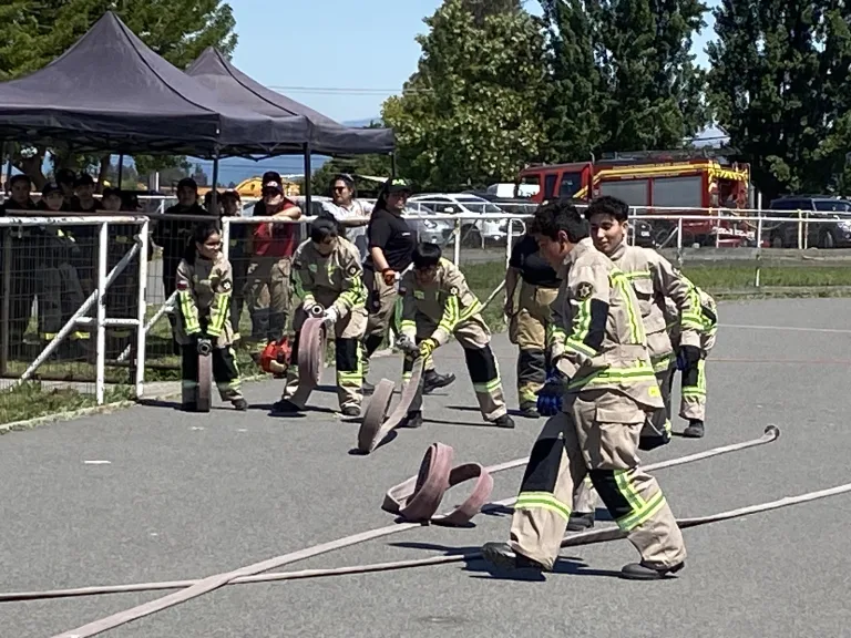 Segunda Compañía de Bomberos Curicó celebró su aniversario con interesante competencia formativa entre brigadistas de la Provincia