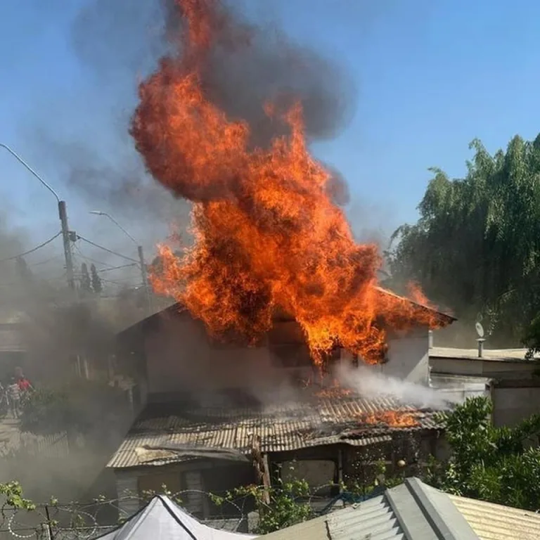 Incendio en Graneros deja una vivienda destruida