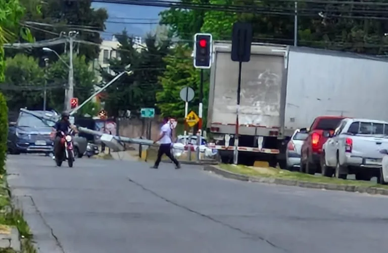 Accidente de tránsito en sector El Boldo movilizo a organismos de emergencia en Curicó