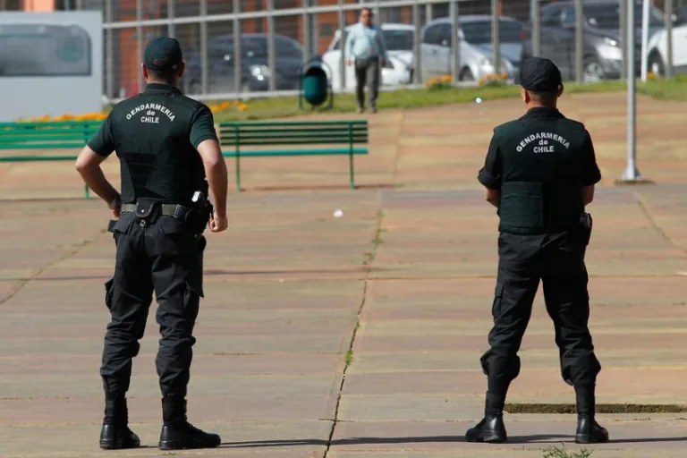 Gendarme de cárcel de Rancagua fue detenida y dada de baja tras ser sorprendida portando drogas en el recinto.