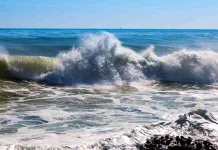 Autoridad Marítima emite aviso de marejadas desde el Golfo de Arauco hasta Arica sea wave during storm