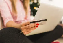 compra-internet-computador-tarjeta-mujer