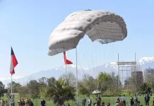 Salto libre en paracaídas dará inicio a la Gran Parada Militar 2025 Salto libre en paracaídas dará inicio a la Gran Parada Militar 2025-2a