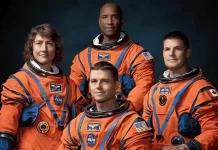 NASA adelanta el lanzamiento de Artemis 2, primera misión tripulada a la Luna en más de 50 años (Tripulación del Artemis I) a la izquierda Christina Koch, atrás Victor Glover (piloto), delante Reid Wiseman (comandante) y a la derecha Jeremy Hansen