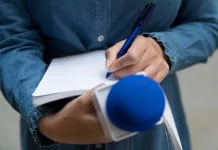 Polémica en EE.UU. por nuevas restricciones a la libertad de prensa periodista