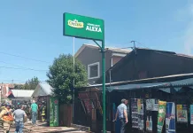 Bomberos controlan incendio que afectó vivienda y local comercial en el sector Sol de Septiembre de Curicó-1