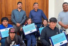 Entregan computadores a estudiantes con Necesidades Educativas Especiales en Linares