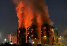 Hong Kong inicia tres días de duelo tras el peor incendio registrado desde 1948 Hong Kong inicia tres días de duelo tras el peor incendio registrado desde 1948