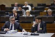 Senado rechaza acusación constitucional contra el exministro de Energía Diego Pardow Senado rechaza acusación constitucional contra el exministro de Energía Diego Pardow