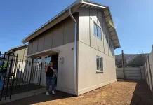 Dirigentas vecinales conocen modelo de viviendas para futuro conjunto en Lontué Dirigentas vecinales conocen modelo de viviendas para futuro conjunto en Lontué-1