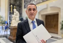 Diputado Javier Muñoz ingresa moción para actualizar la “Ley del Mono” y ampliar regularización de viviendas Diputado Javier Muñoz ingresa moción para actualizar la “Ley del Mono” y ampliar regularización de viviendas