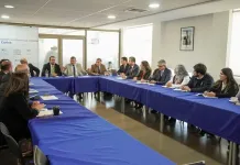 Autoridades coordinan acciones para reforzar seguridad en establecimientos educacionales de la provincia de Curicó Autoridades coordinan acciones para reforzar seguridad en establecimientos educacionales de la provincia de Curicó
