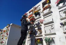 Más de mil personas visitaron el Cementerio Municipal de Curicó durante el fin de semana del Día de la Madre Cementerio Municipal de Curicó Día de la Madre-1