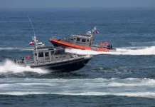 Lancha a motor volcó en Talcahuano y mantiene a tres tripulantes desaparecidos Lancha A Motor Volco En Talcahuano Y Mantiene A Tres Tripulantes Desaparecidos