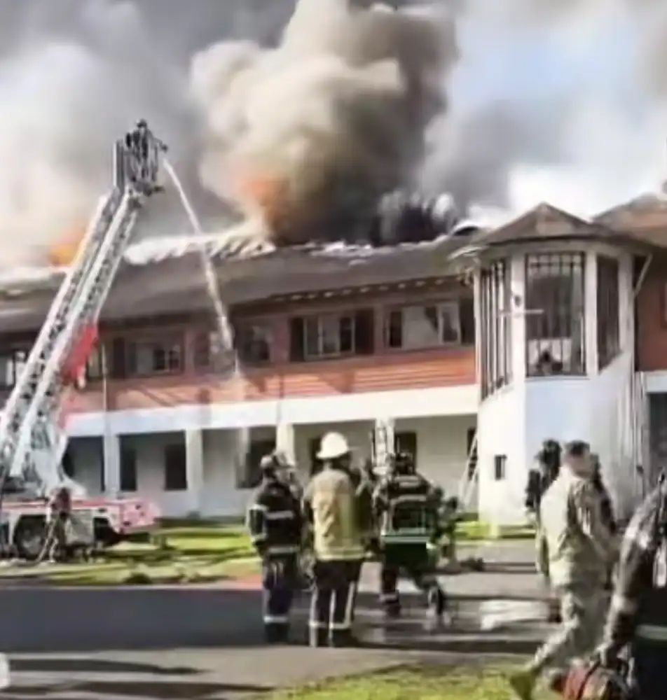 Incendio afectó al Regimiento Arauco en Osorno y obligó movilizar a bomberos de distintas comunas