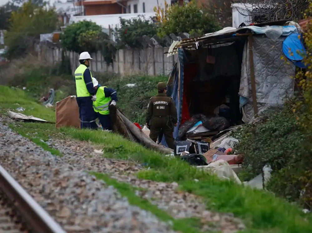 Alcalde De Curico Exige Mayor Rapidez Para Intervenir Franjas Ferroviarias Ocupadas Ilegalmente