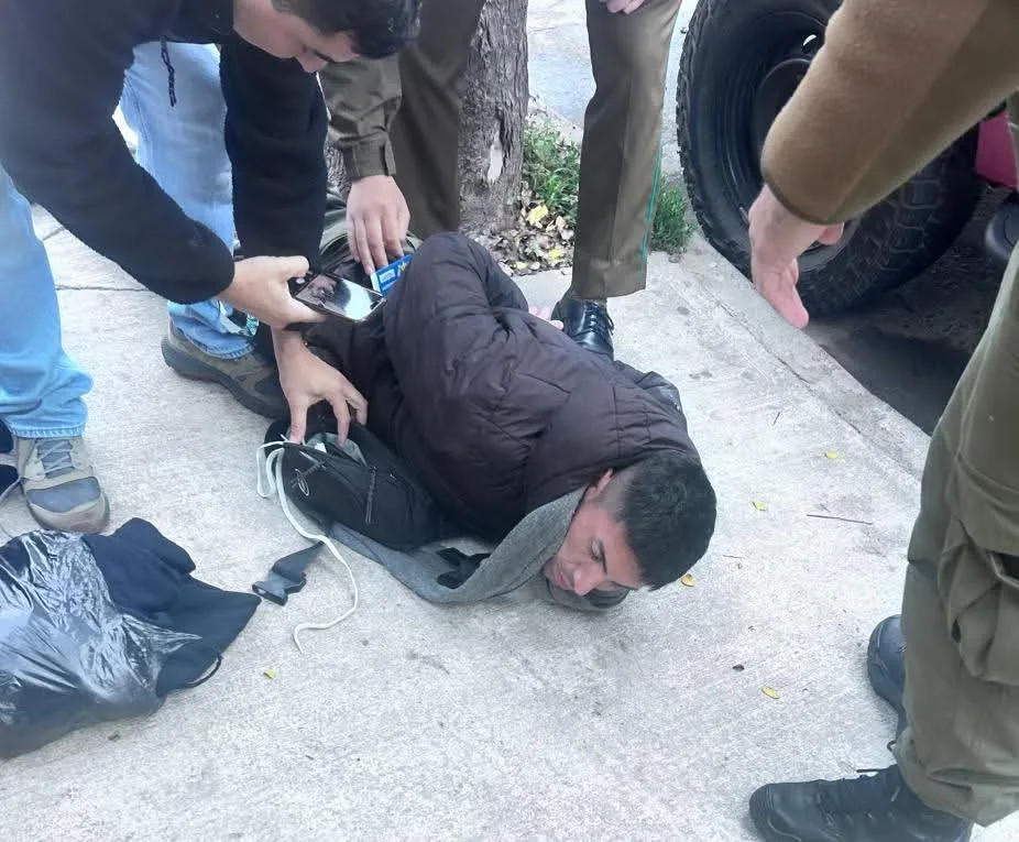 Carabineros De Civil Detienen A Sujeto Tras Robo Y Recuperan Especies Sustraidas En Curico