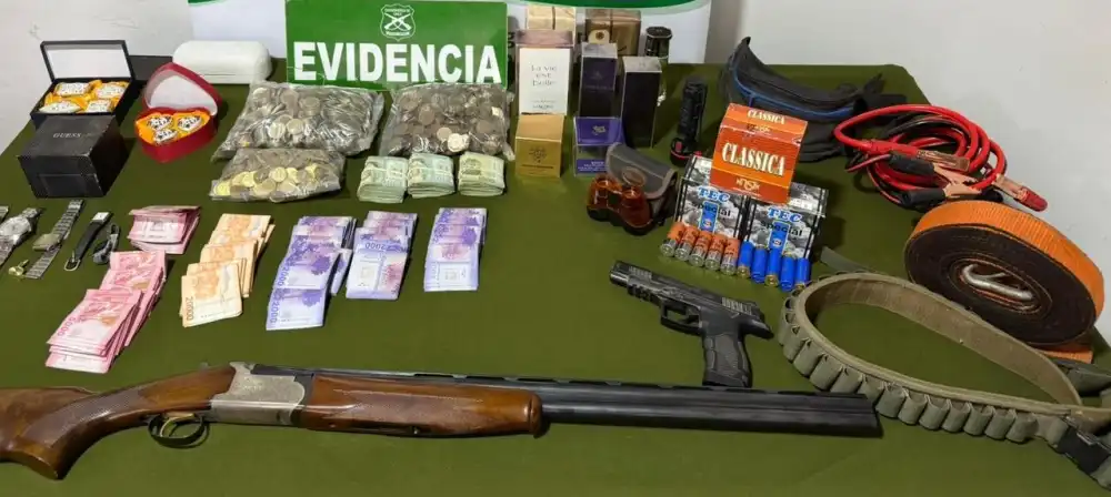Detienen A Un Sujeto Tras Violento Robo A Familia En Agua Buena Recuperan Dinero Armas Y Especies Sustraidas