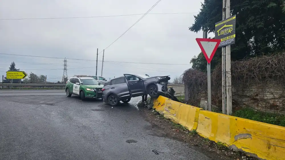 Dos Lesionados Deja Accidente De Transito En La Ruta 5 Sur Frente A Sagrada Familia