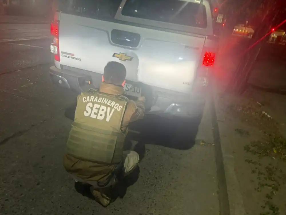 Extranjero Detenido En Rancagua Conducia Vehiculo Robado Con Patentes Falsificadas