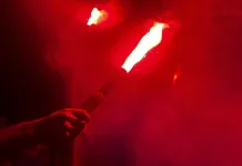 Formalizan A Dos Hinchas Por Encender Bengalas Durante Partido De Rangers En Talca