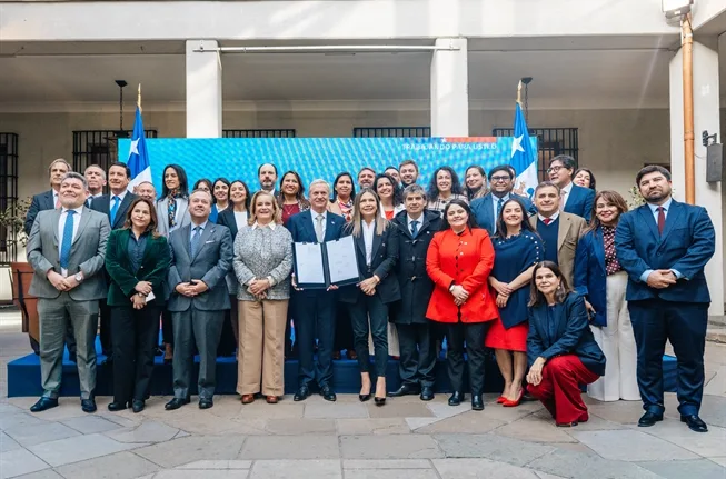 Gobierno Firma Indicaciones Al Proyecto De Sala Cuna Universal Para Que Acceso A Trabajadores Dependientes E Independientes