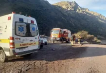 Menor es rescatado tras caer a quebrada de ocho metros en el sector Favio Menor Es Rescatado Tras Caer A Quebrada De Ocho Metros En El Sector Favio