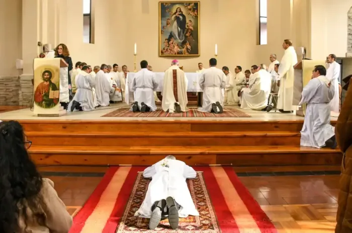 Molinense Hugo Carrasco Fue Ordenado Sacerdote En Emotiva Ceremonia Realizada En La Parroquia Nuestra Senora Del Transito 1