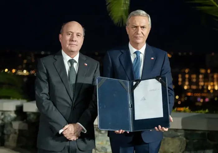 Presidente Kast Firmo Proyectos Sobre Seguridad Endeudamiento Fiscal Y Retorno Voluntario De Migrantes Tras La Cuenta Publica 1