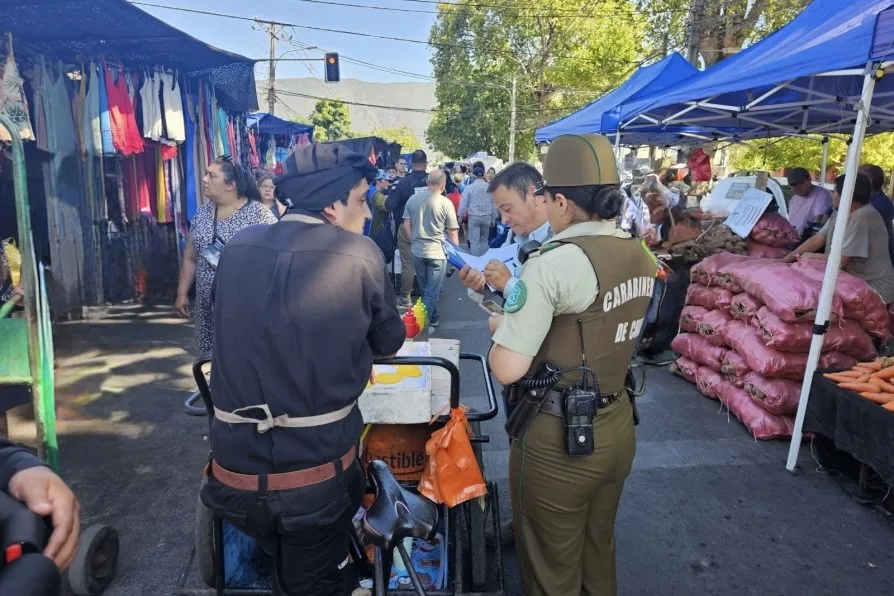Tres Detenidos Deja Operativo En Ferias Libres De Rancagua Por Contrabando De Cigarrillos Y Venta Ilegal De Medicamentos