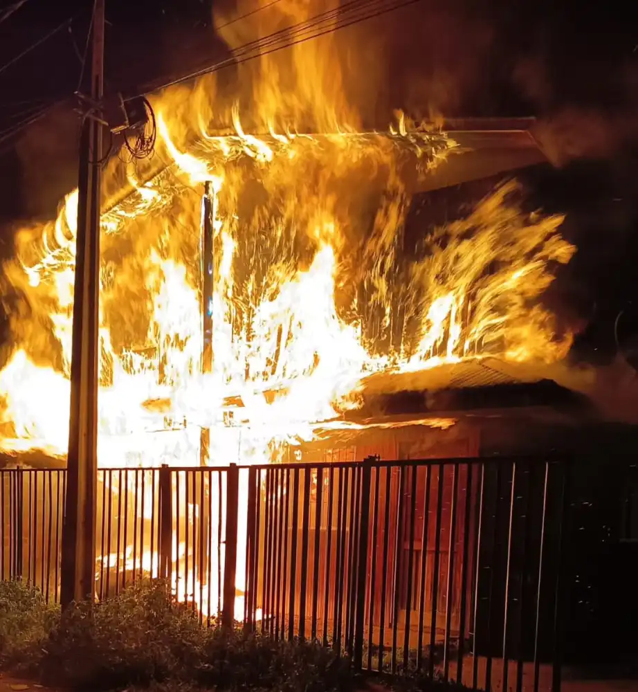 Una Vivienda Destruida Y Un Damnificado Deja Incendio Registrado En El Sector Cordillerilla De Curico