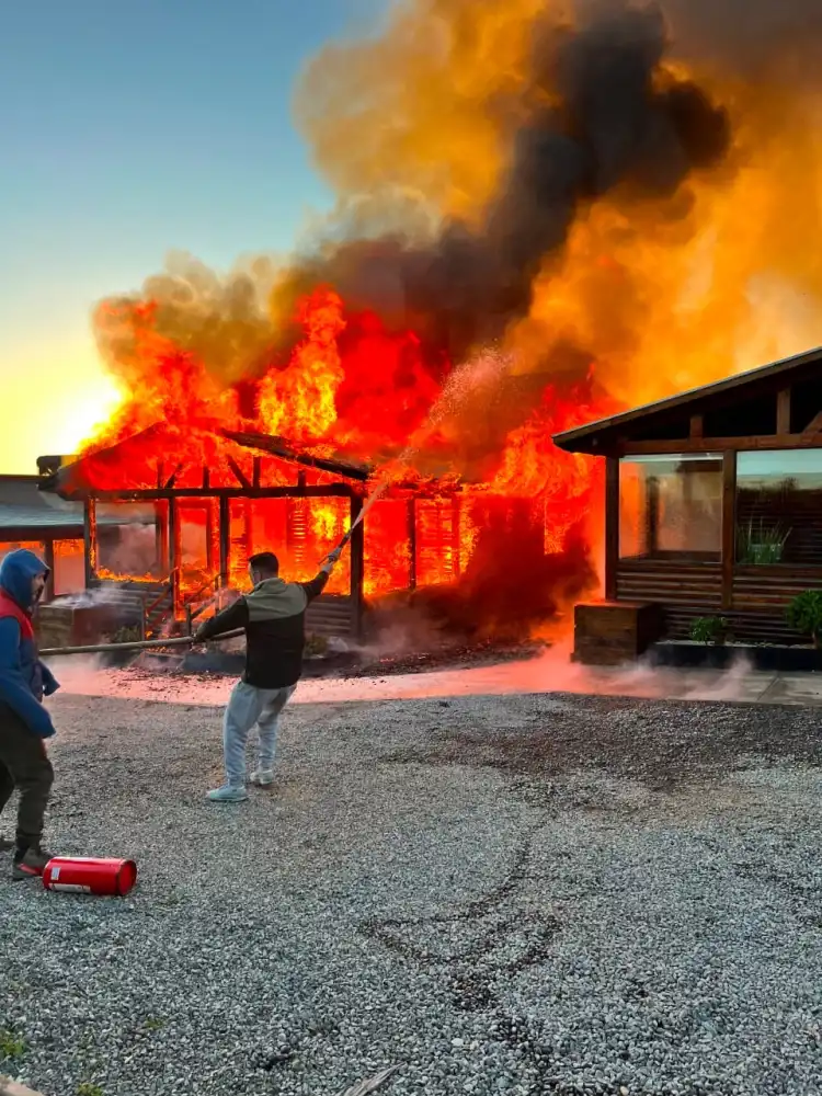 Vivienda Resulto Destruida Tras Incendio Estructural En El Sector Infiernillo De Pichilemu