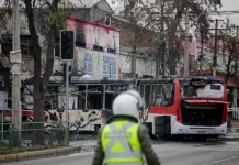Cinco personas fallecen tras violento choque entre camioneta y bus RED que terminó en incendio en barrio Franklin IMG 8052