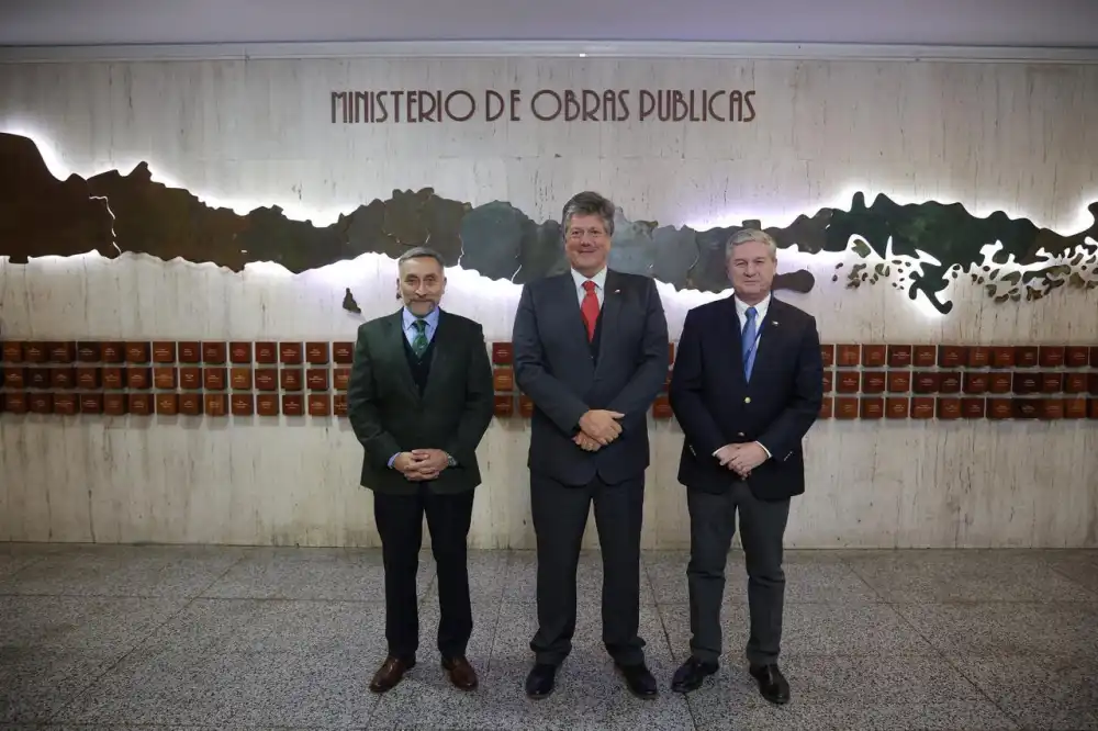 Alcalde De Romeral Gestiona Ante El Mop El Avance De Proyectos Estrategicos Para Fortalecer La Conectividad Y El Desarrollo Comunal