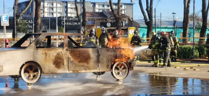 Bomberos Del Maule Sur Fortalecen Su Preparacion Con Curso Especializado Para Combatir Incendios En Vehiculos 1