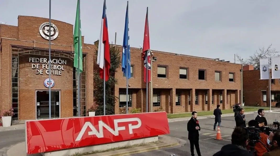 Curico Unido Pierde Tres Puntos Por Incumplir Regla Sub 21 Y Cae En La Tabla De La Primera B